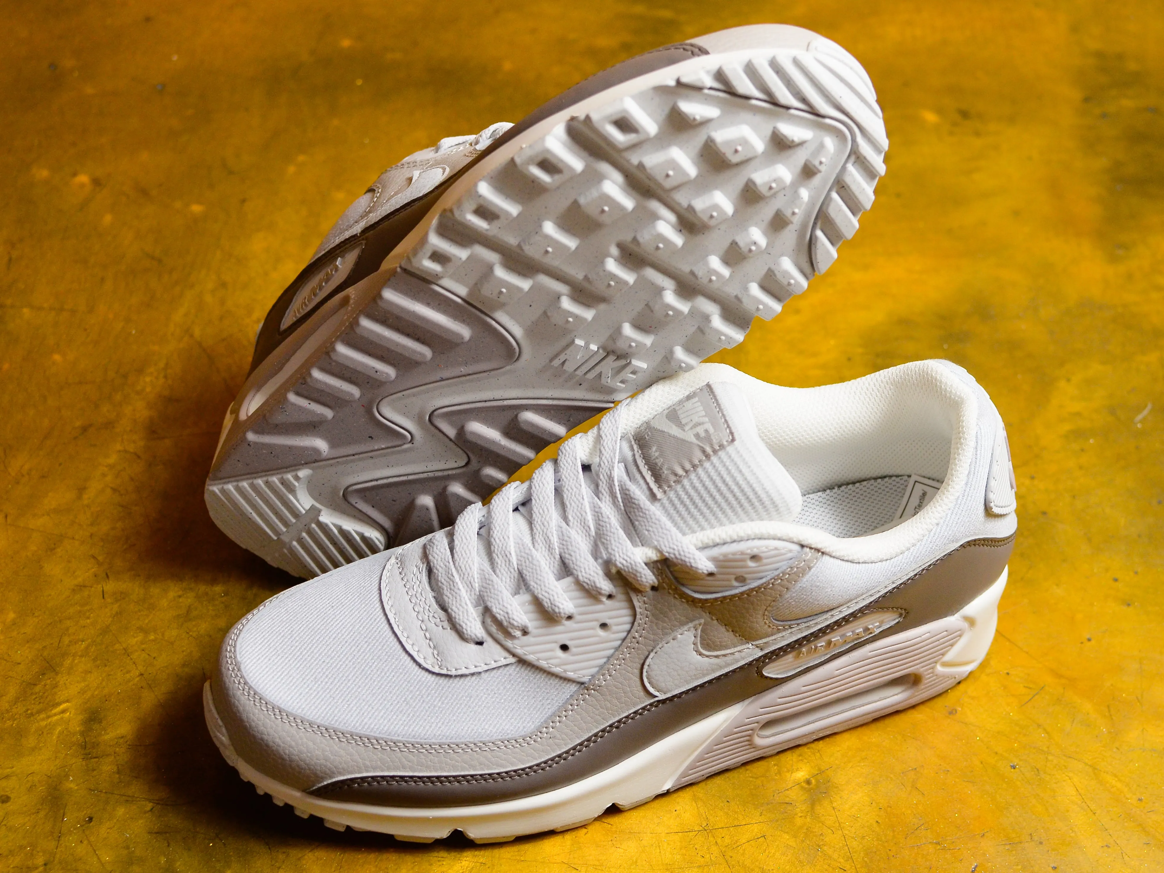 Air Max 90 - Photon Dust / Photon Dust-lt Iron Ore-Sail