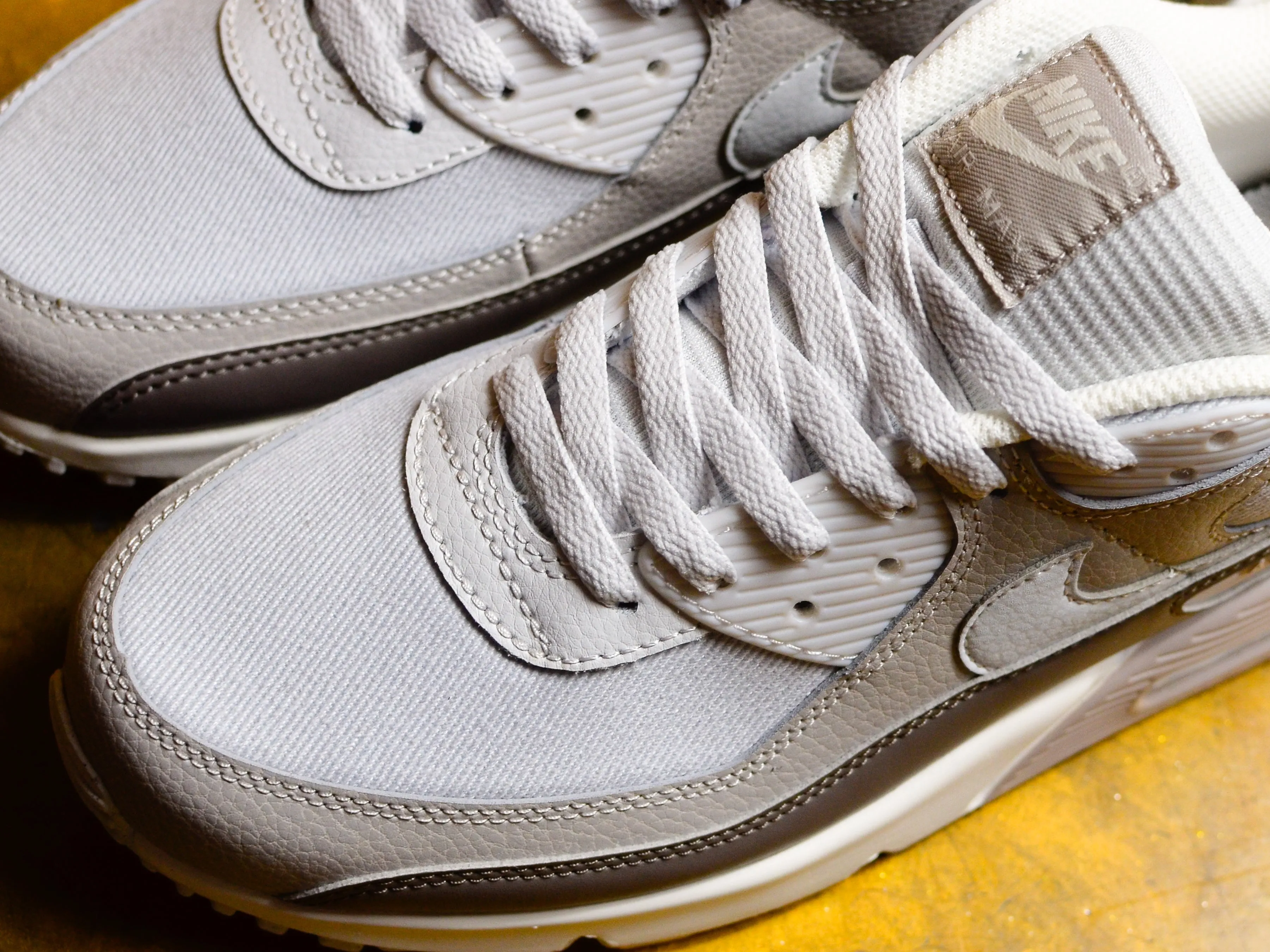 Air Max 90 - Photon Dust / Photon Dust-lt Iron Ore-Sail