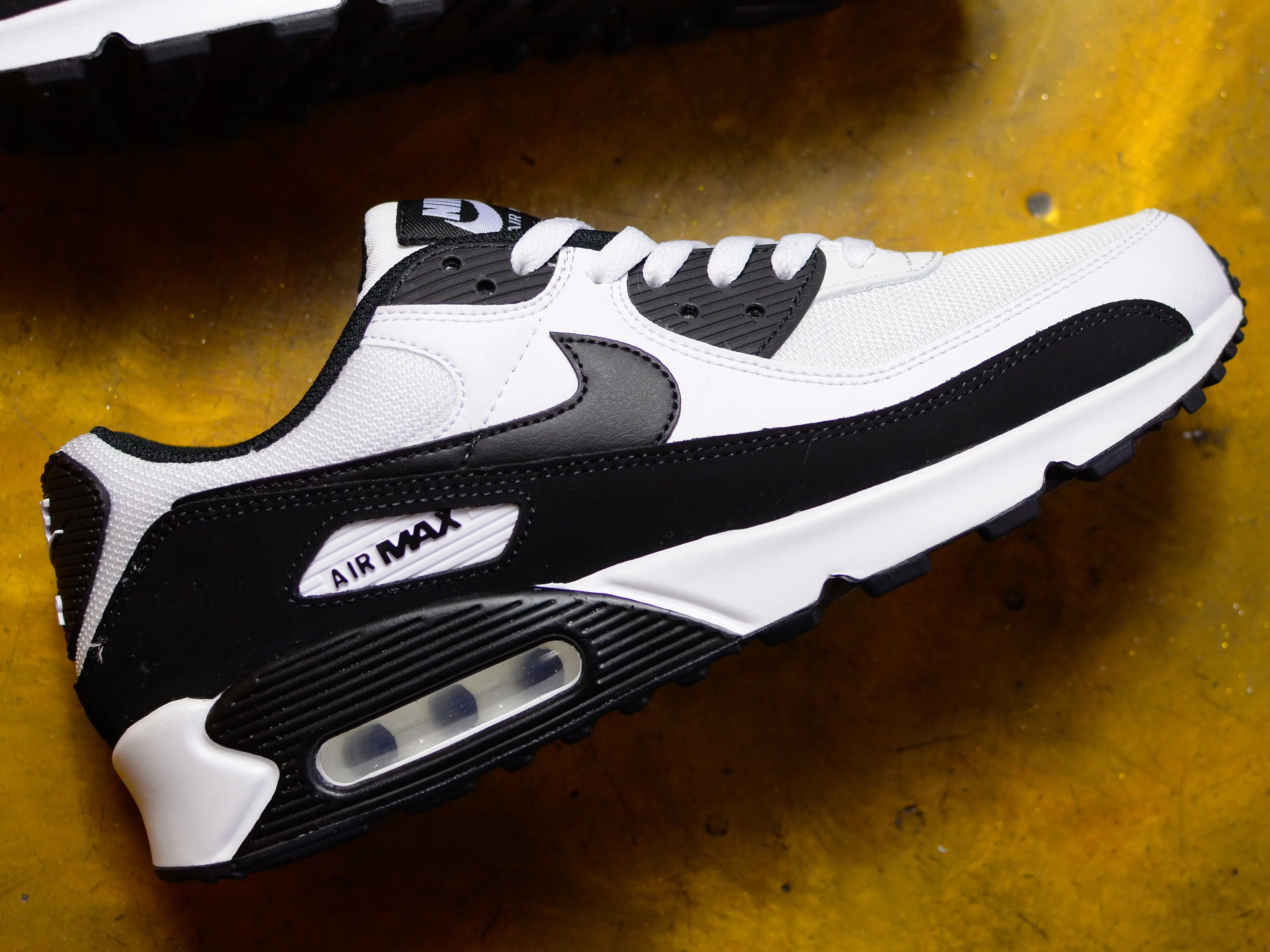 Air Max 90 - White / Black