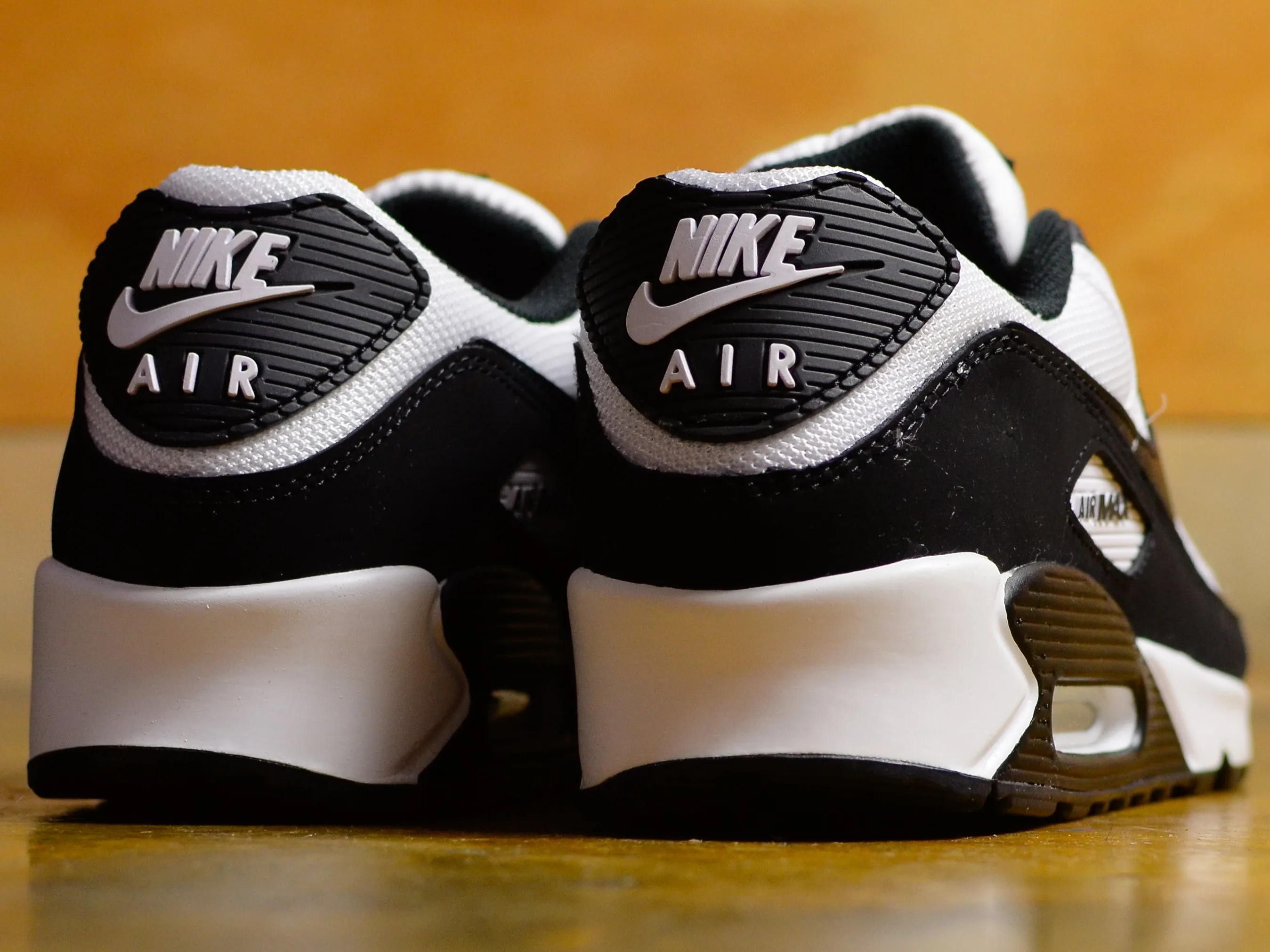 Air Max 90 - White / Black