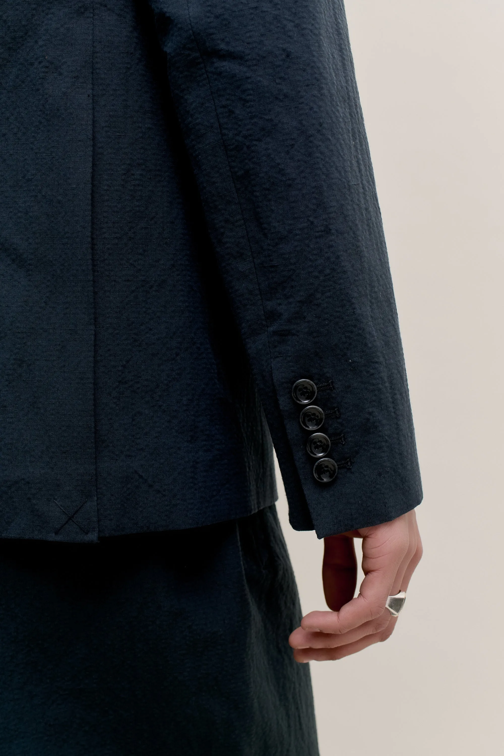 DOUBLE-BREASTED PEAK BLAZER