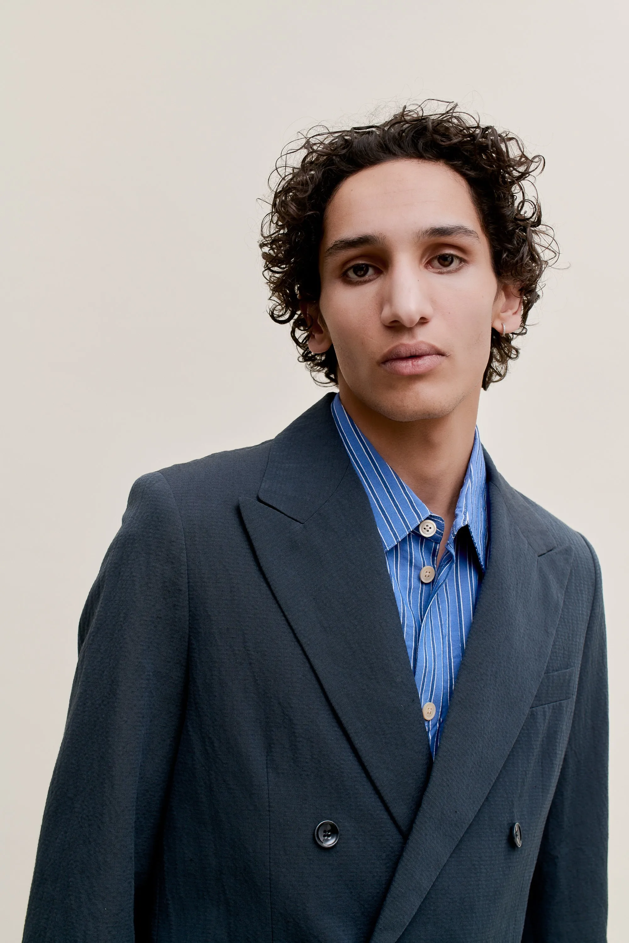 DOUBLE-BREASTED PEAK BLAZER
