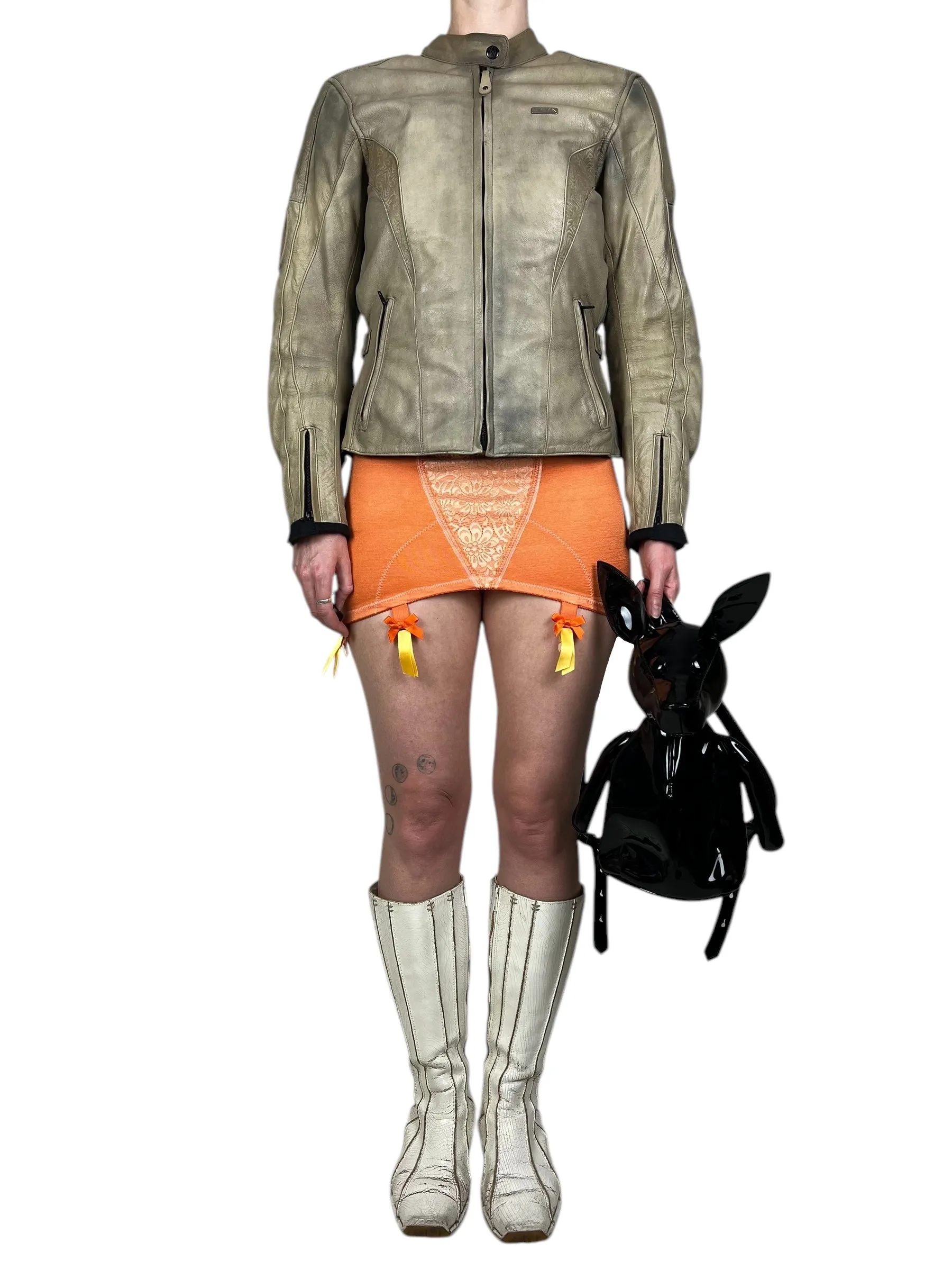 Kendall   Kylie 2010's 'Normie' dog backpack