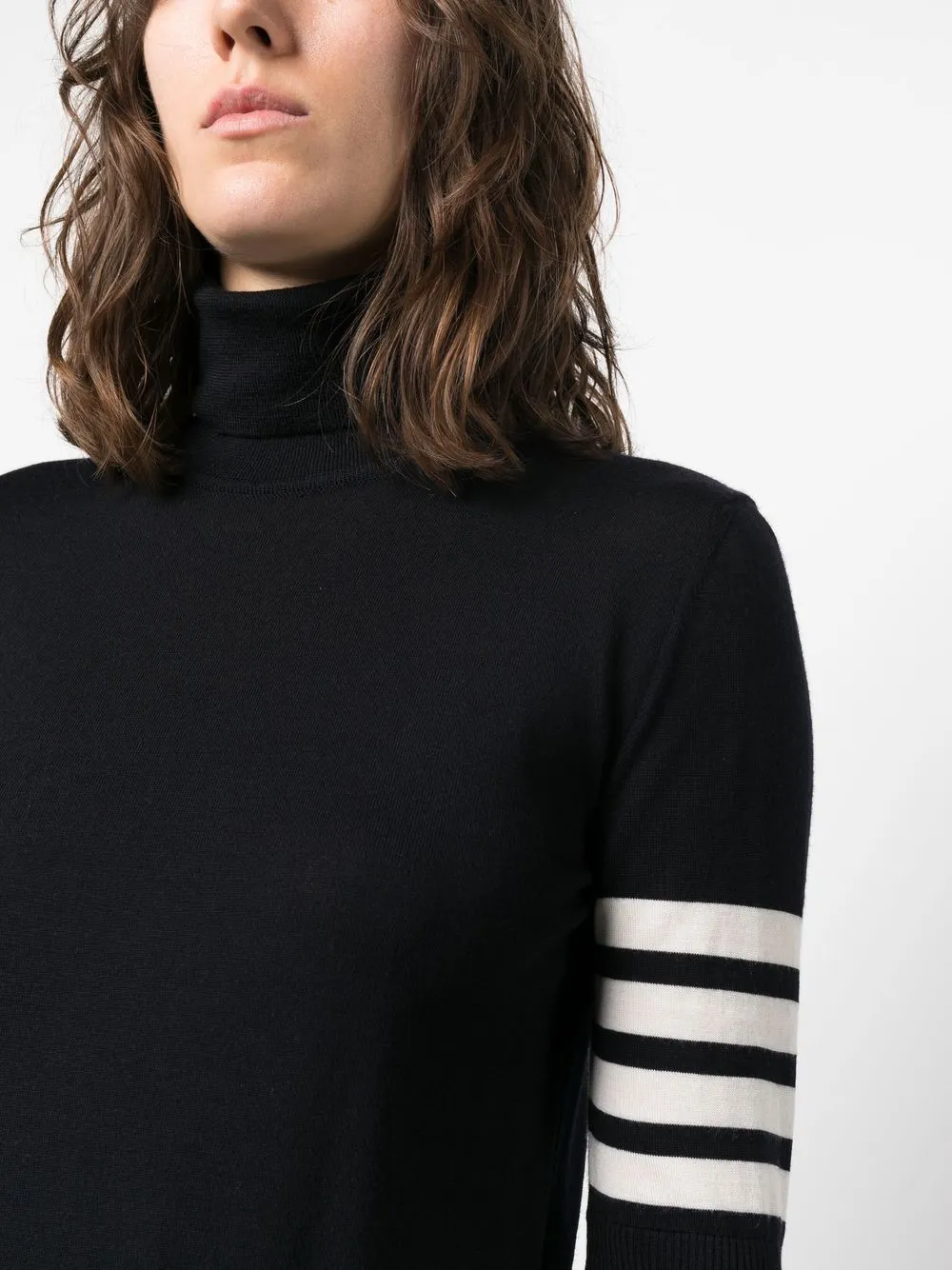 THOM BROWNE - Women Relaxed Fit Ss Turtleneck In Fine Merino Wool W/ 4 Bar Stripes