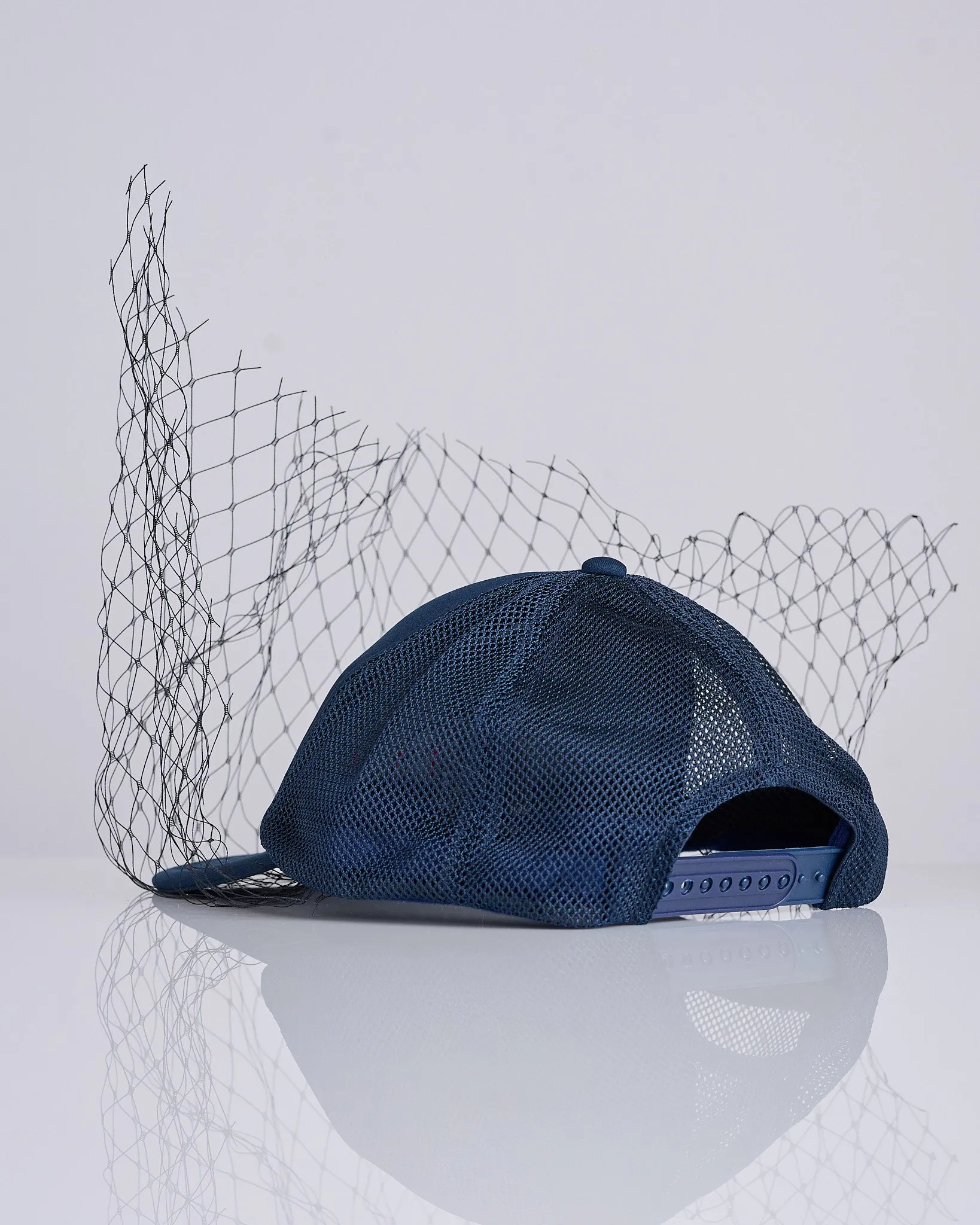 UNDERCOVER Mesh Veil Trucker Cap Navy