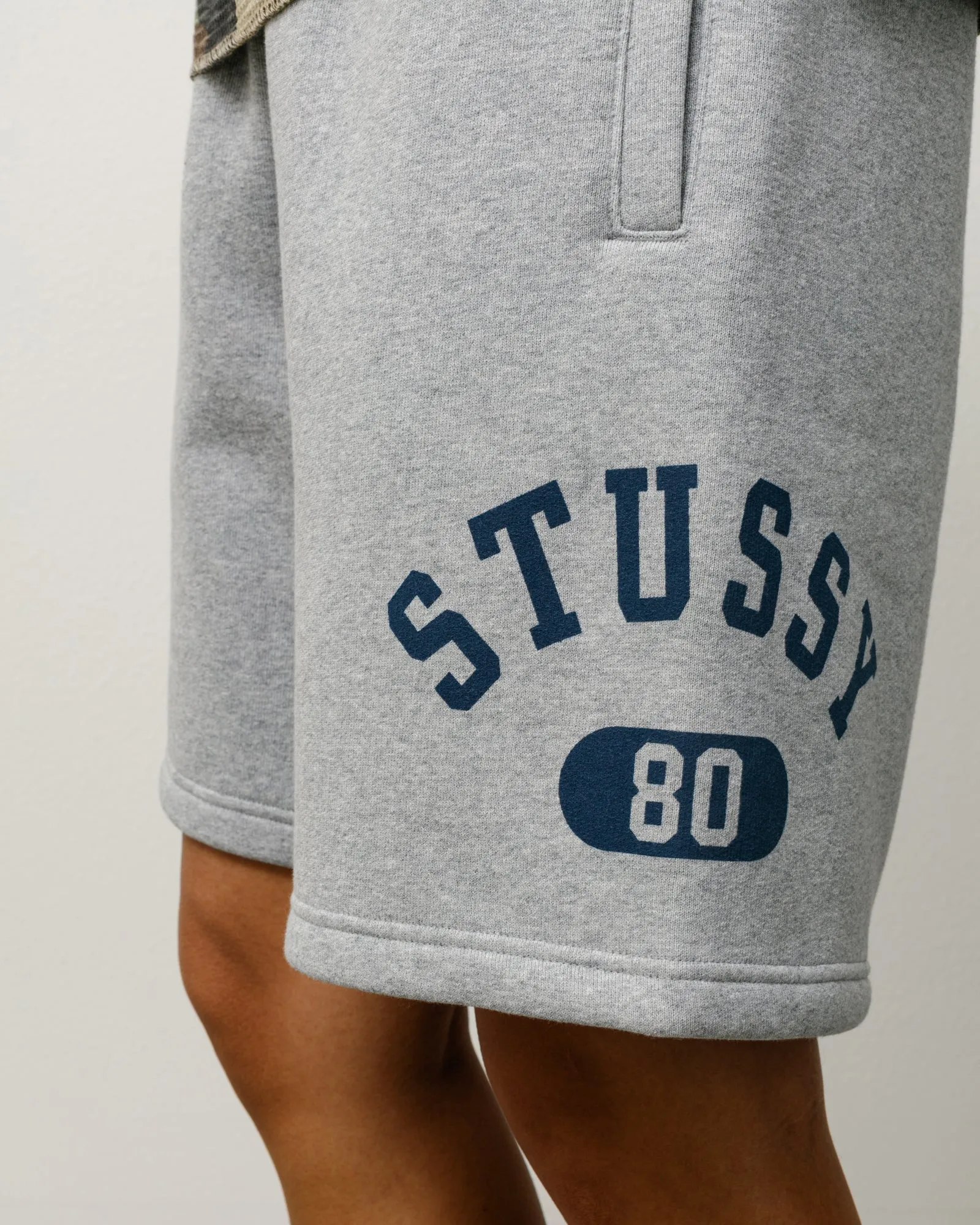 VARSITY FLEECE SHORT